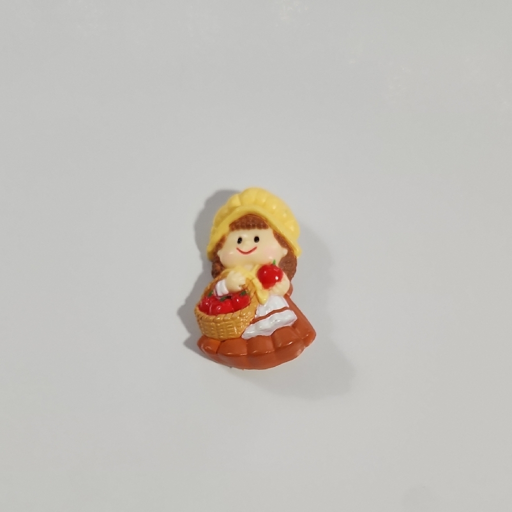 Vintage Russ Thanksgiving Pilgrim Pin Brooch with Apple Basket
